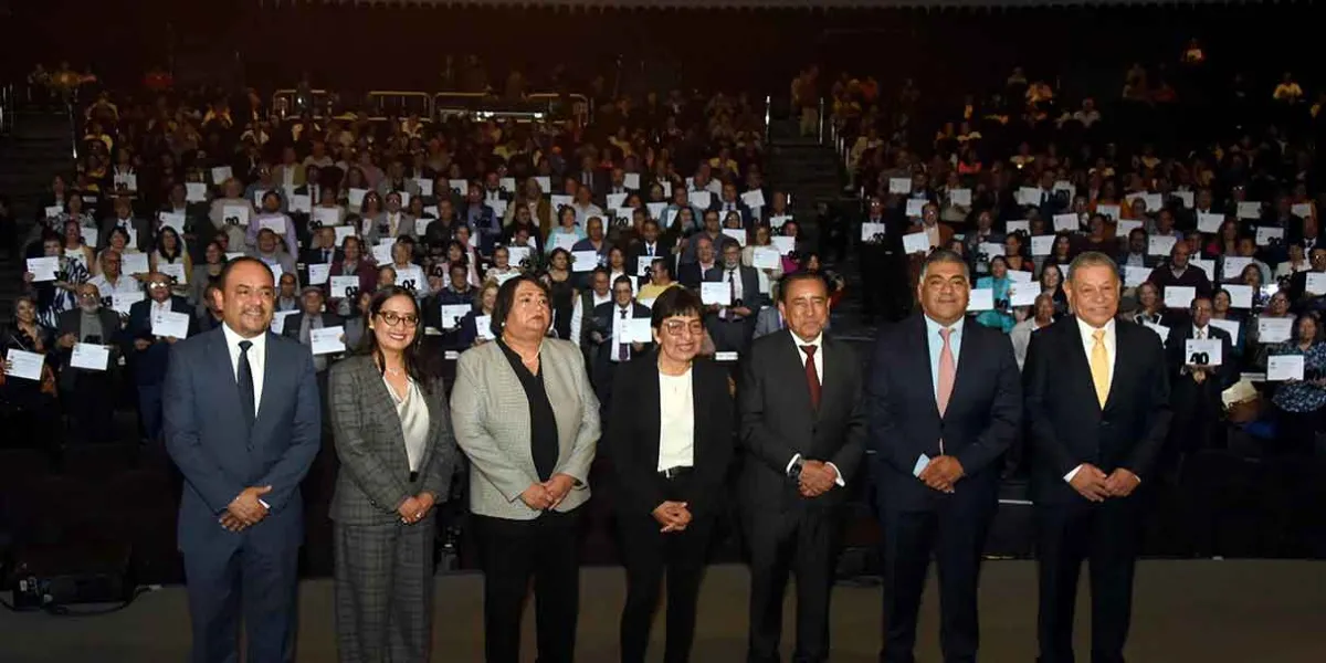 BUAP reconoce a 678 trabajadores por su trayectoria: “Son la fortaleza más grande”, afirma la Rectora Lilia Cedillo