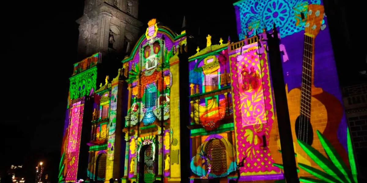 Exitosa proyección del Videomapping conmemorativo al Día de Muertos con luz y tradición 
