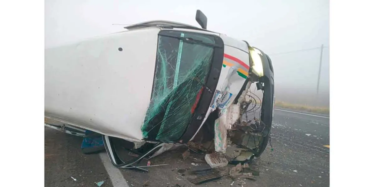 Volcadura de transporte público en carretera El Seco–Esperanza deja un conductor lesionado