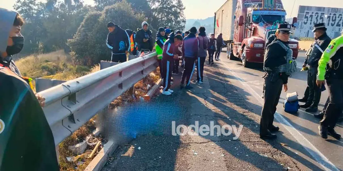 Peregrino muere atropellado en la autopista México-Puebla; otro queda herido en Tlahuapan