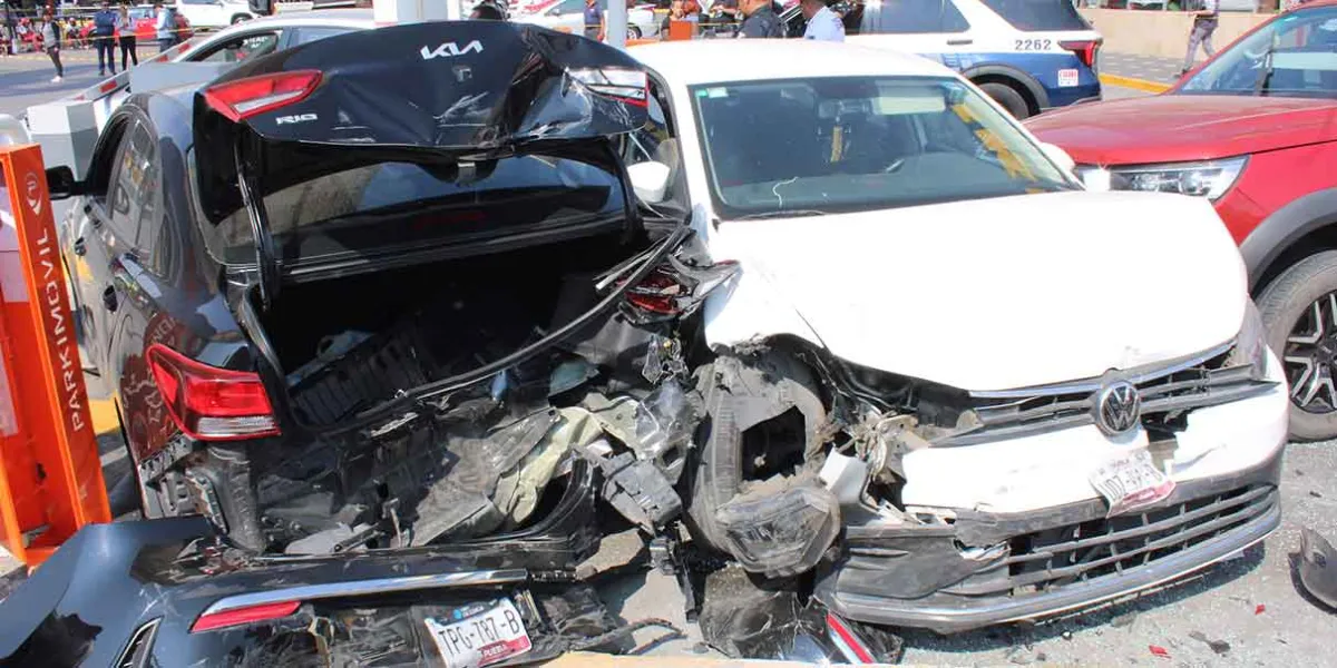 Vehículo involucrado en choque de Vía Atlixcáyotl acumuló 95 multas por exceso de velocidad
