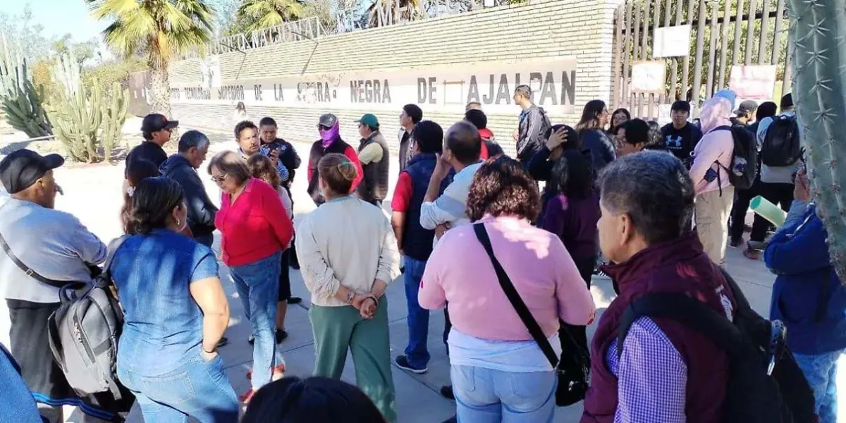 Dimite directora del Tecnológico de Ajalpan tras protestas estudiantiles y mesa de diálogo