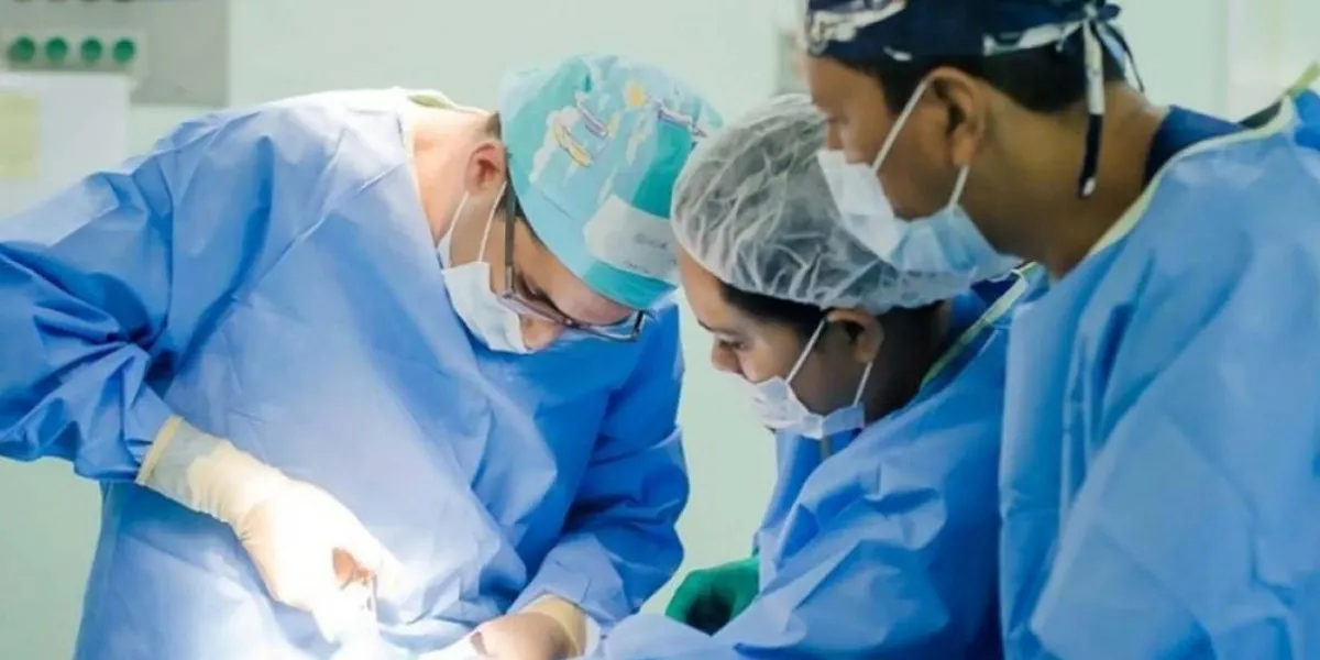 Ley mejorará el trato a médicos residentes en Puebla