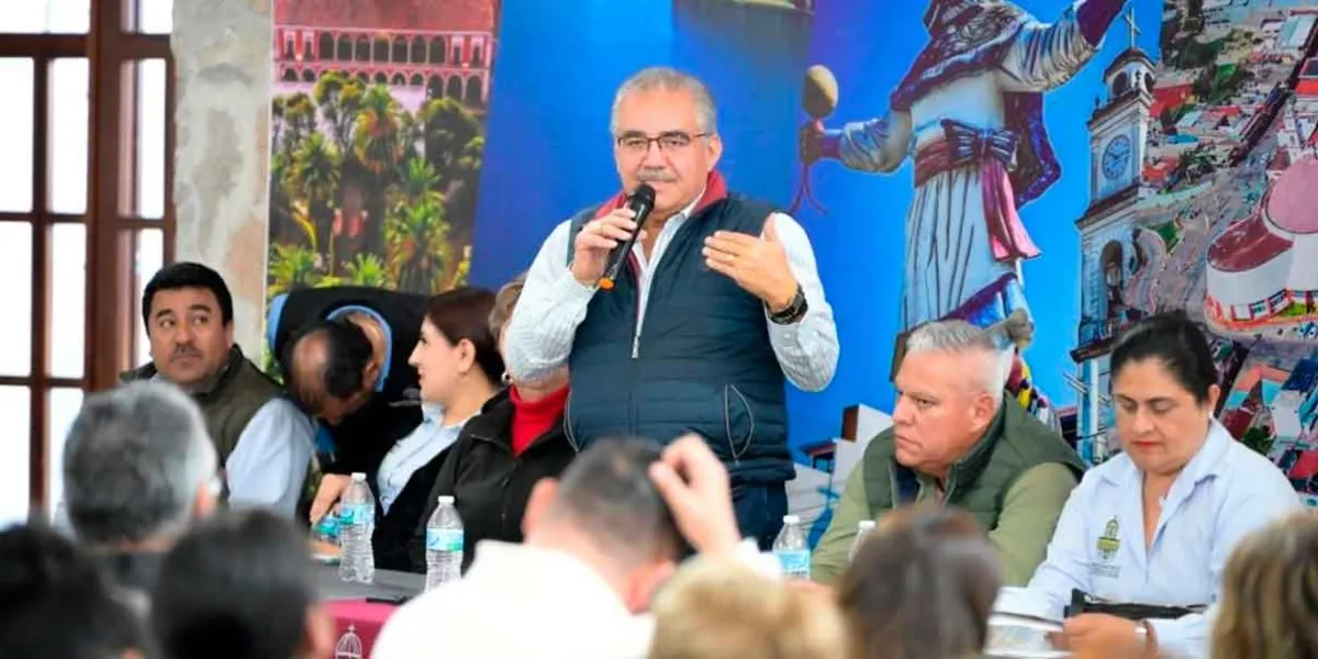 Locatarios y autoridades de Huauchinango definen detalles del nuevo merado