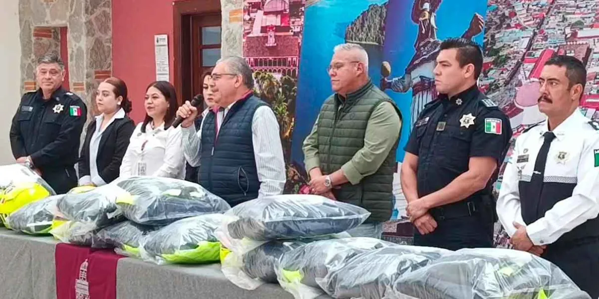 Personal de Seguridad Vial de Huauchinango recibió nuevos uniformes