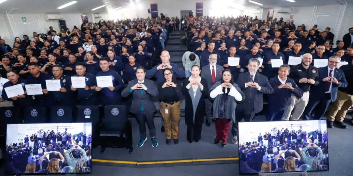 Puebla fortalece seguridad con graduación de 303 policías de proximidad