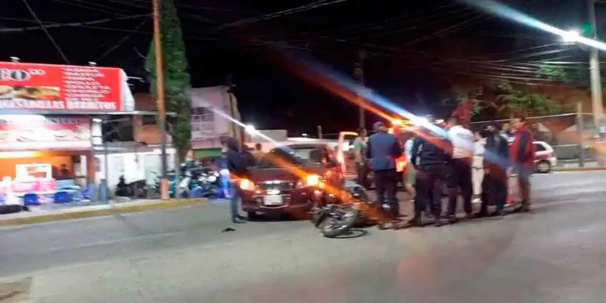 Accidente en Izúcar: delegado de Bienestar Antonio Corona impacta motocicleta