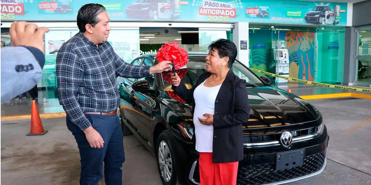 Agua de Puebla entrega automóvil Jetta a ganadora del Sorteo Pago Anual Anticipado 2026