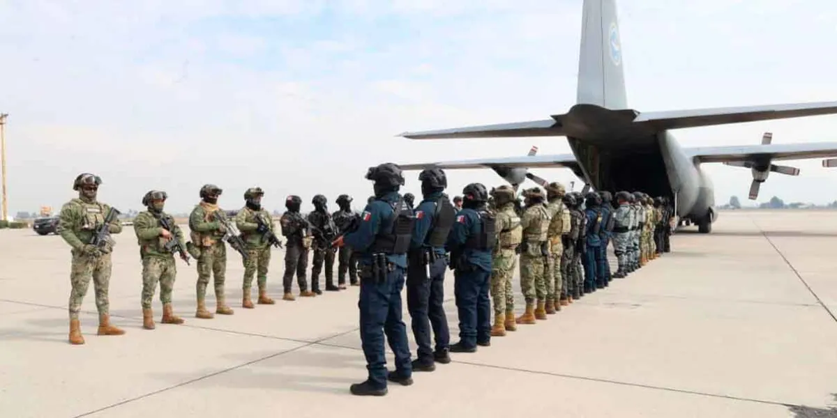 México entrega a 37 líderes del narco a Estados Unidos; Harfuch confirma tercer traslado en un año