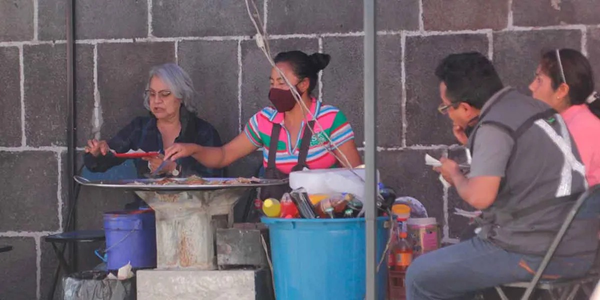 Tras explosión en Agua Santa, Puebla cambiará gas LP por carbón en puestos de comida