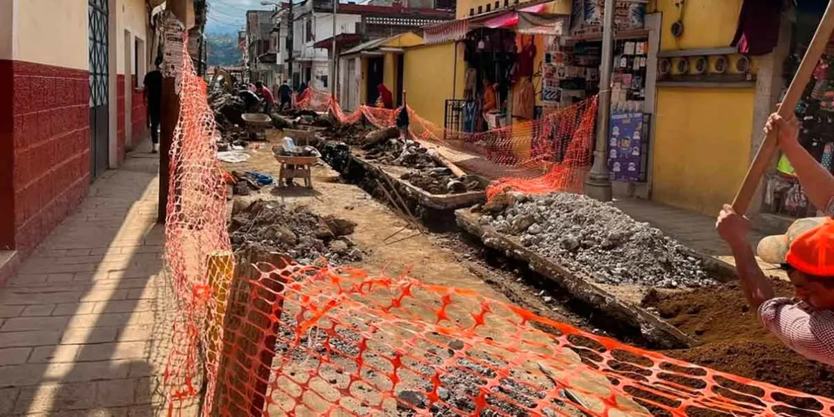  Trabajos de rehabilitación del sistema de agua potable en Huauchinango