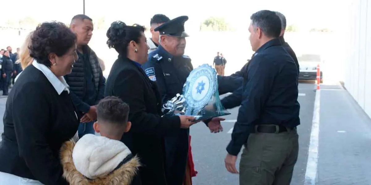 Gobierno de Pepe Chedraui honra retiro del comandante Alfonso Torres Arias