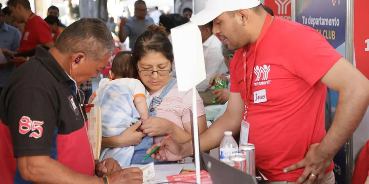 Infonavit orienta a derechohabientes en Texmelucan sobre créditos y soluciones de pago