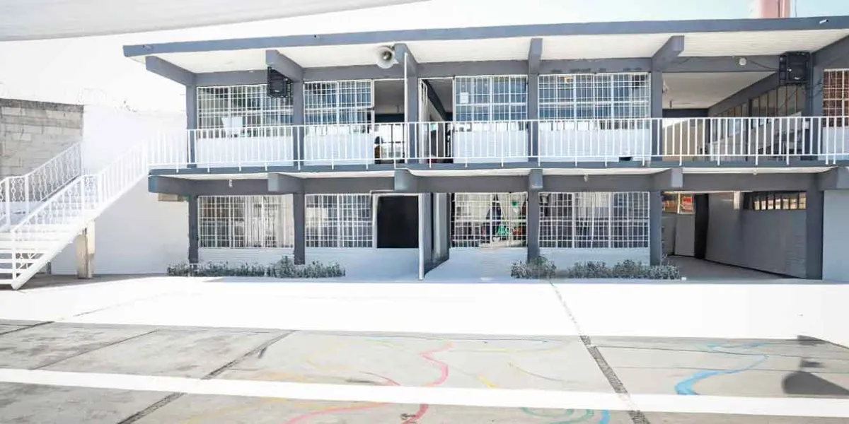Omar Muñoz entrega más obras de mantenimiento en escuelas públicas 