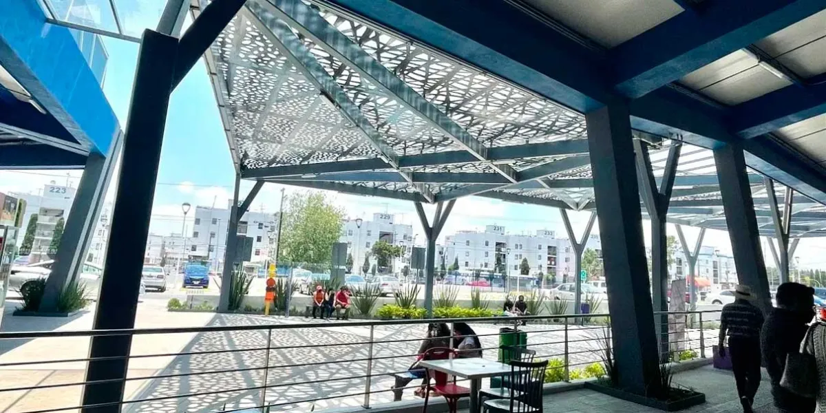 Viento desplomó parte del domo de cristal en Plaza Vía San Sebastián
