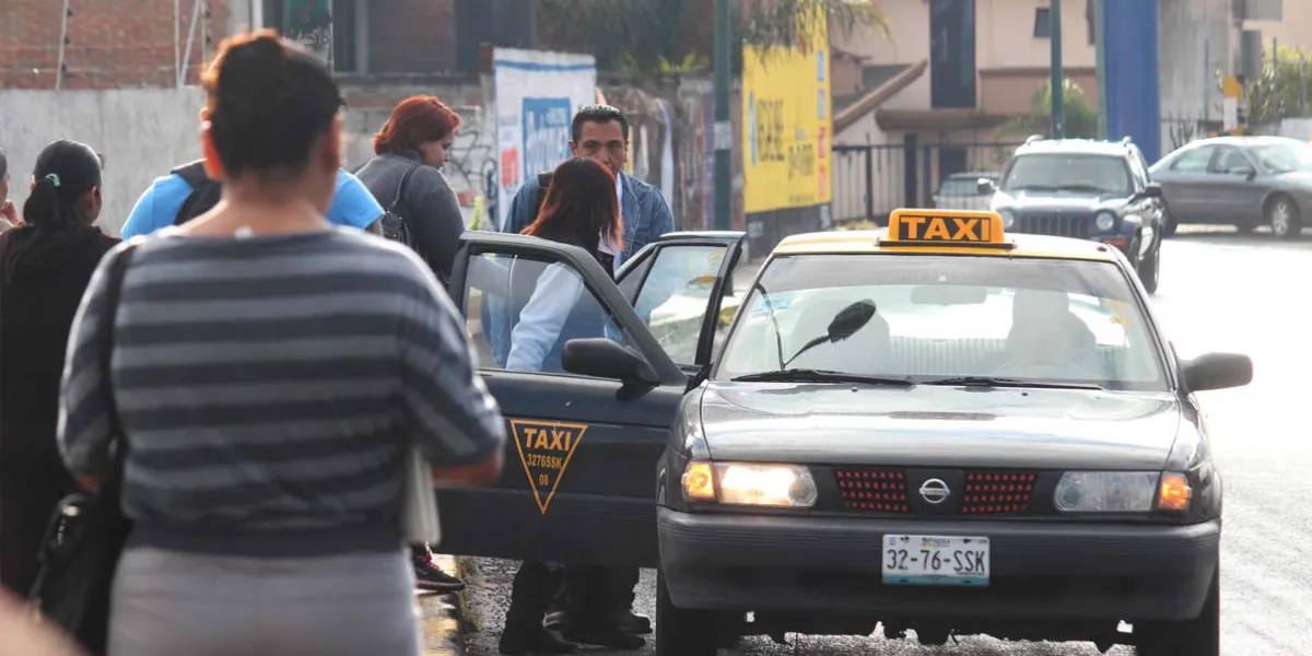 Puebla analiza hacer permanentes 210 taxis colectivos para regular el servicio