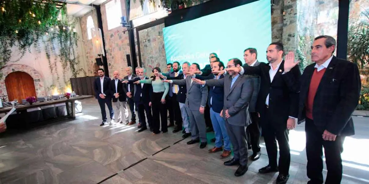 Juan Pablo Cisneros Madrid asume la presidencia del CCE Puebla y llama a un liderazgo con responsabilidad social