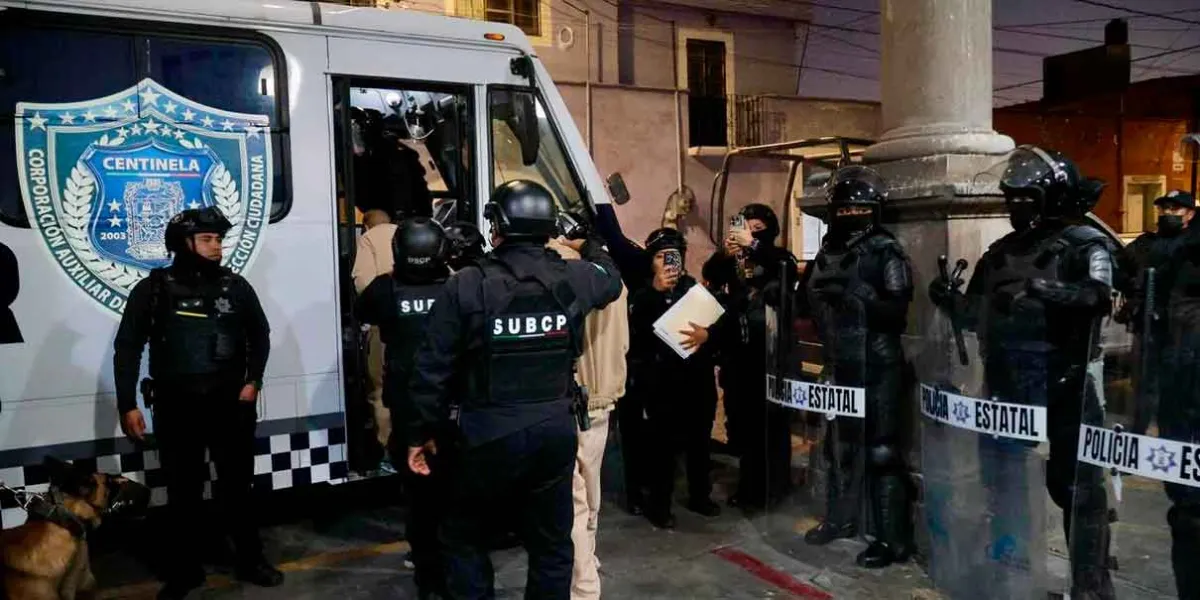 Trasladan a 30 reos de San Pedro Cholula a Tepexi para reforzar seguridad en Puebla