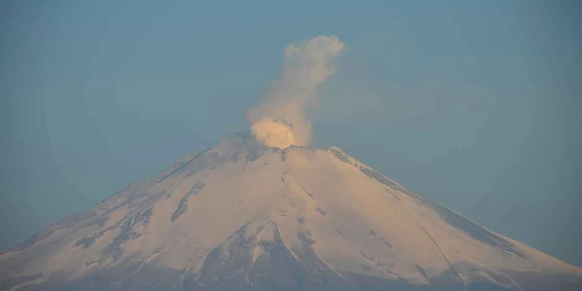 Entre danzas y ofrendas, comunidades de Atlixco rinden homenaje al volcán Popocatépetl