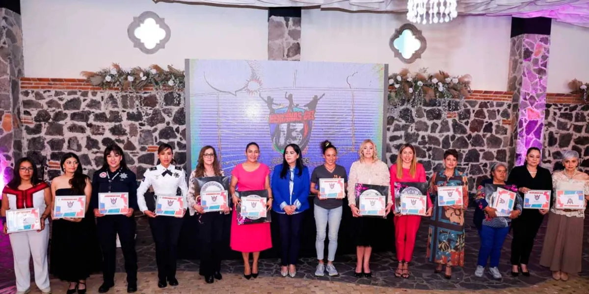 En San Andrés Cholula reconocen a mujeres destacadas