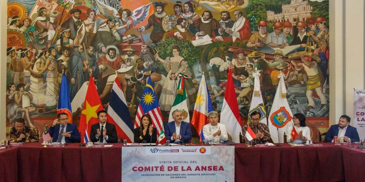 Gobierno de Puebla expone ventajas competitivas a embajadores de Asia