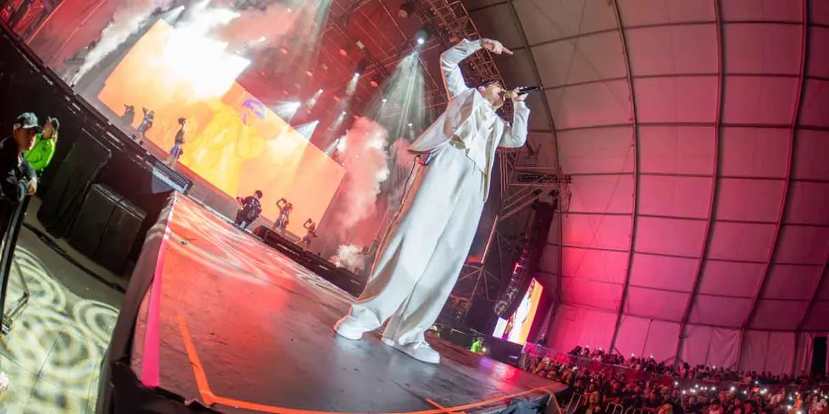 Noche de reguetón en la Feria de Puebla con Kevin Roldán