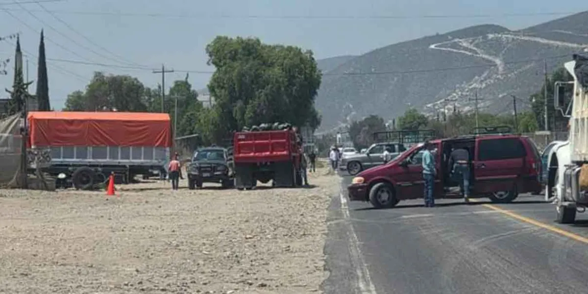 Bloqueo en carretera Tehuacán–Orizaba cumple 36 horas y crece la tensión