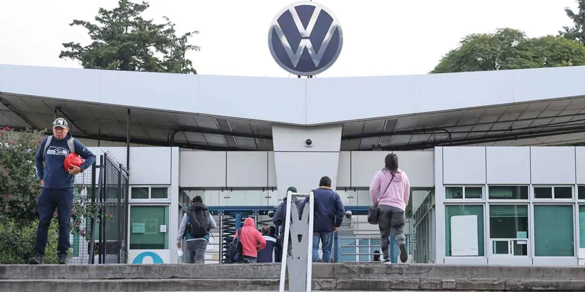 Volkswagen reduce utilidades y enciende alarma entre trabajadores