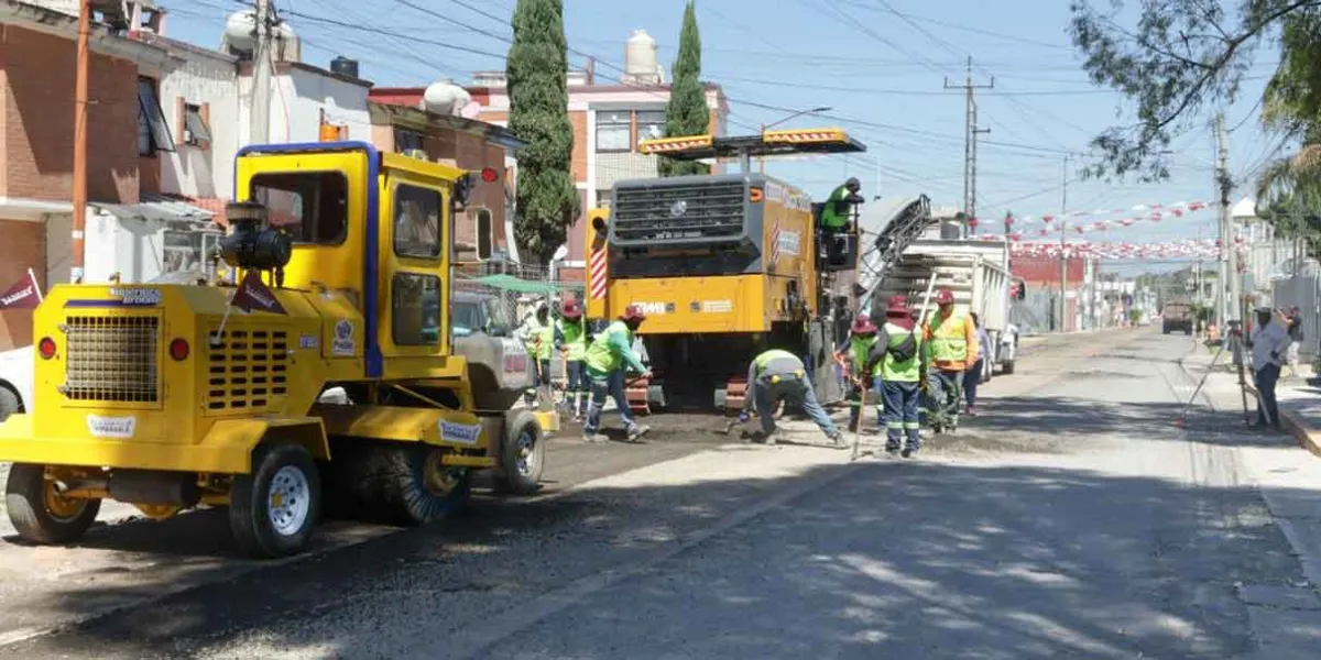 Pepe Chedraui supervisa pavimentación en colonia Vicente Guerrero con estrategia Calles al 100