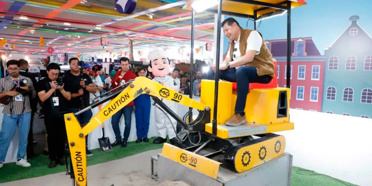 Convivencia y cercanía del gobernador Armenta Mier en la Feria de Puebla