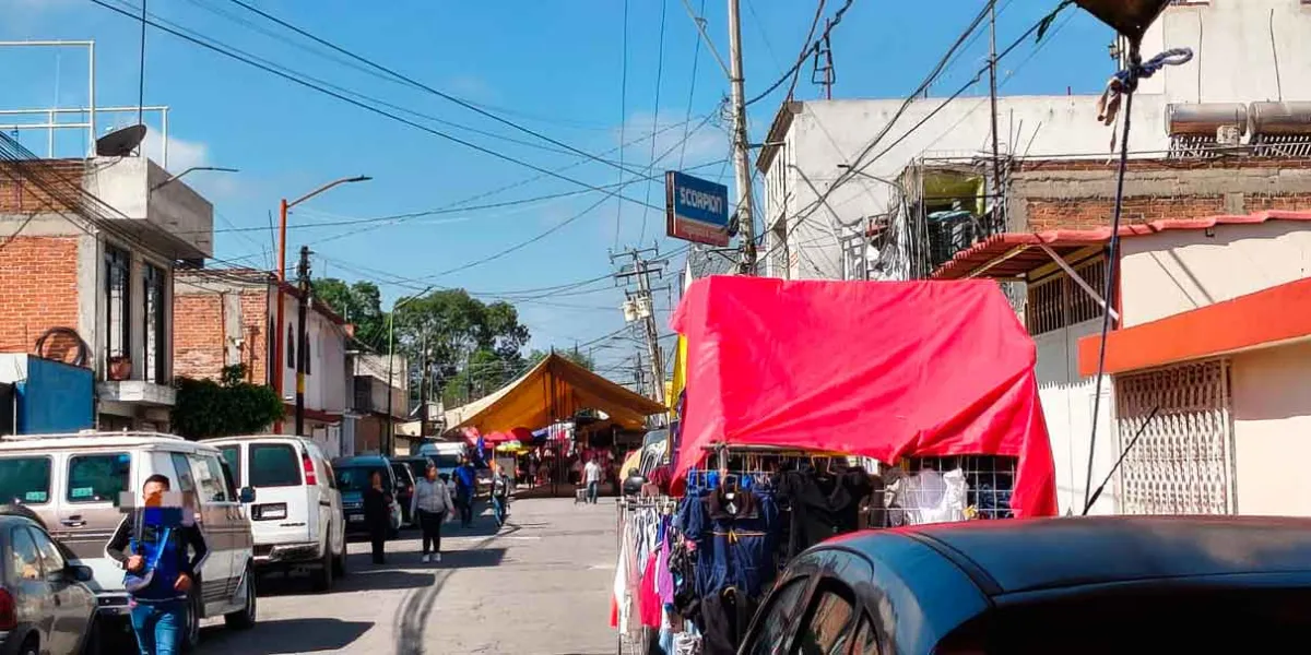 Asaltan a compradores que llegaban al tianguis de Texmelucan 