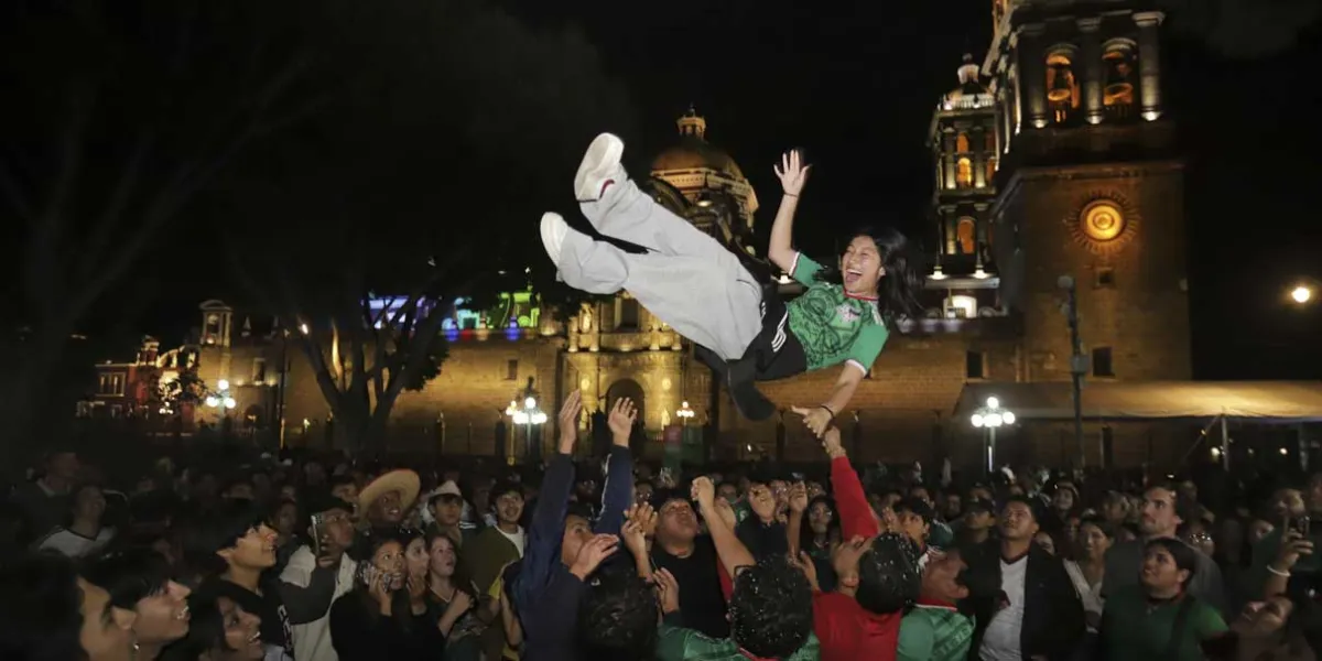 Poblanos armaron la fiesta por el “pase perfecto” de México en el mundial 