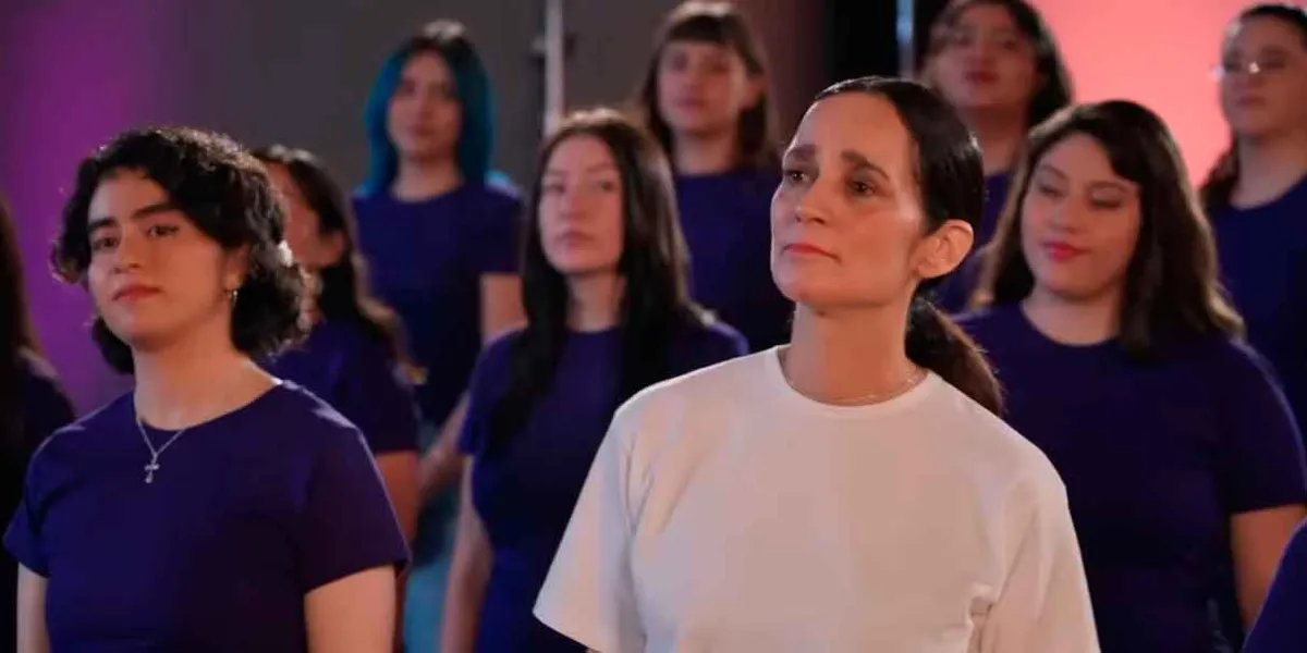 Julieta Venegas enfrenta ola de críticas por “La niña futbolista”, tema ligado al Mundial 2026