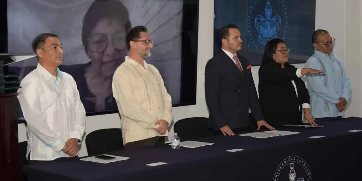 Lilia Cedillo toma protesta a Mirza Aguilar como directora de Ciencias Políticas y Sociales de la BUAP