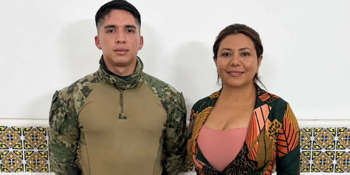 Mientras la quieren quitar del cargo, la alcaldesa de Acatlán se casó con ex mando de seguridad