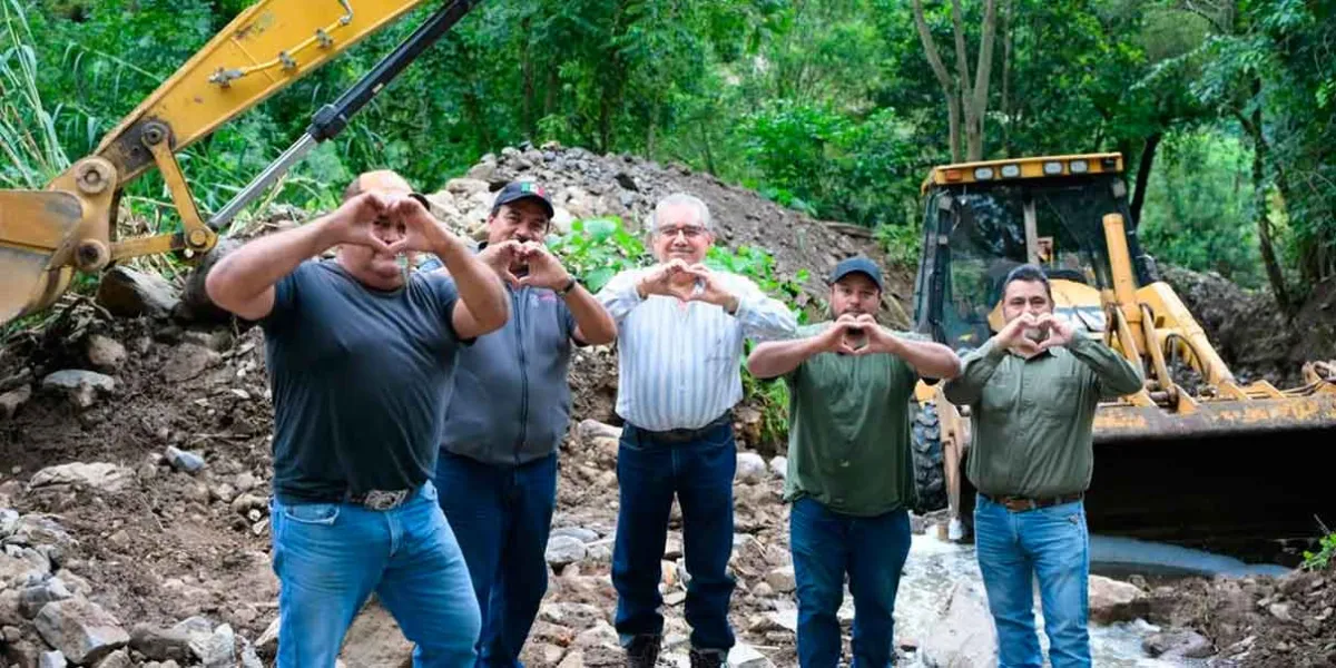 Acciones de desazolve para evitar riesgos en Huauchinango