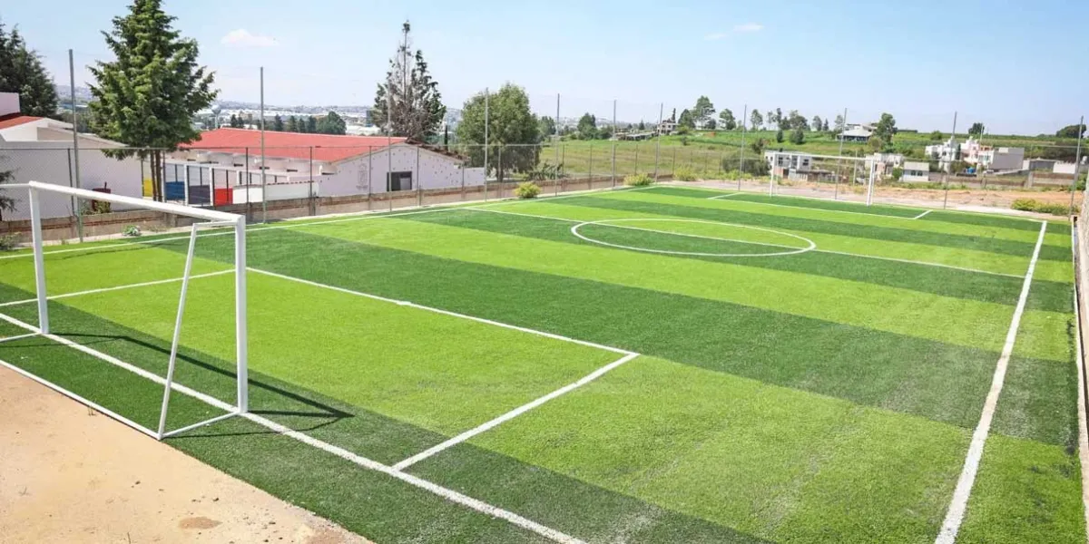 Cancha deportiva del Bachillerato 5 de Mayo en Cuautlancingo al 90%
