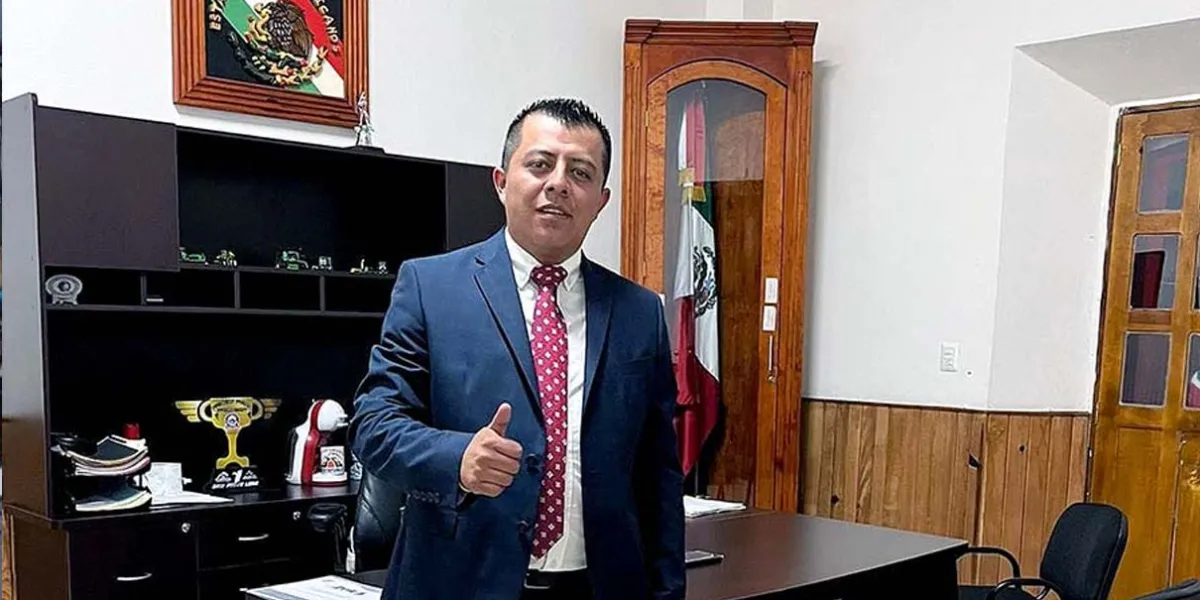 Critican al alcalde de Tepeyahualco por aparecer alcoholizado durante un evento