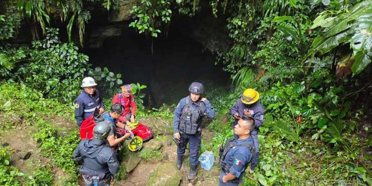 Diputados exigen explicaciones y sanciones por muerte de familia en gruta de Cuetzalan