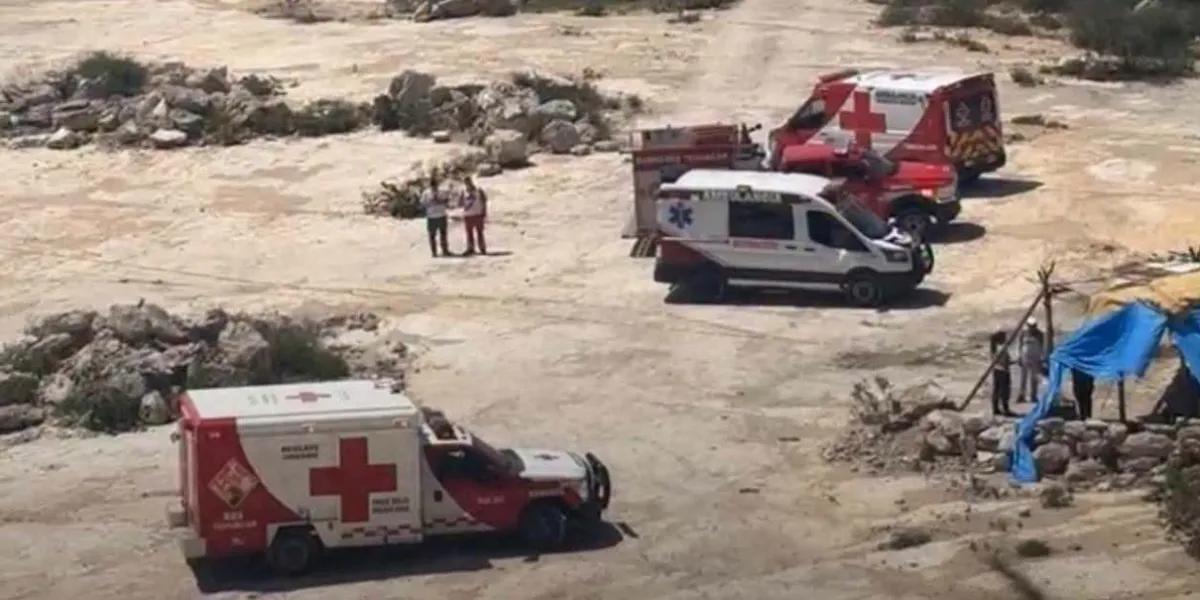 Hombre muere al caer 40 metros en cantera mientras limpiaba maleza en Tehuacán