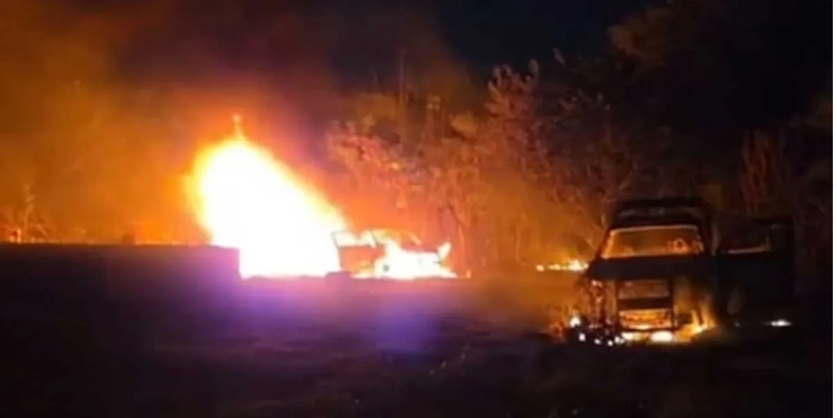 Habitantes queman patrullas en Huaquechula al detener a ladrón de camiones