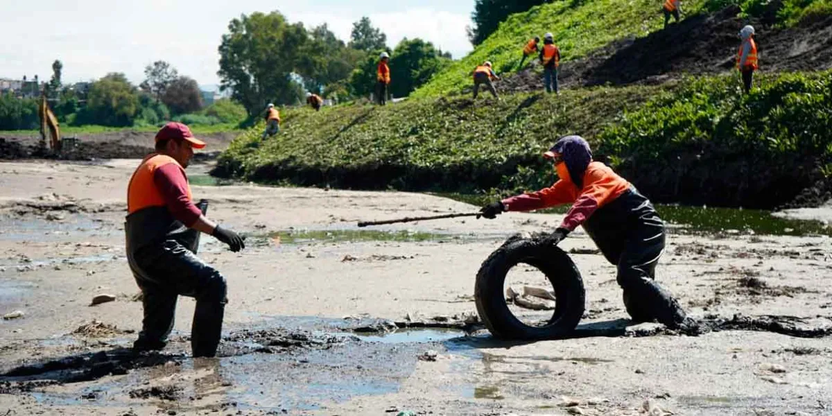 Supervisa Pepe Chedraui trabajos de limpieza y desazolve en vaso regulador Puente Negro
