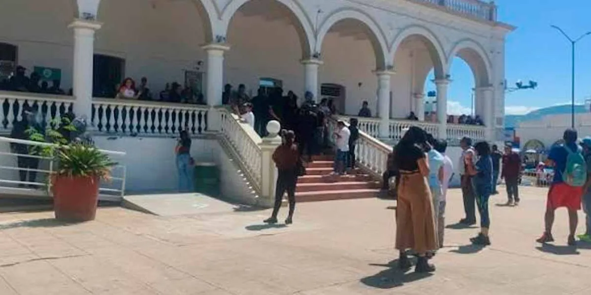 Autoridades y Morena protegen y retrasan revocación de edil de Acatlán: PAN 
