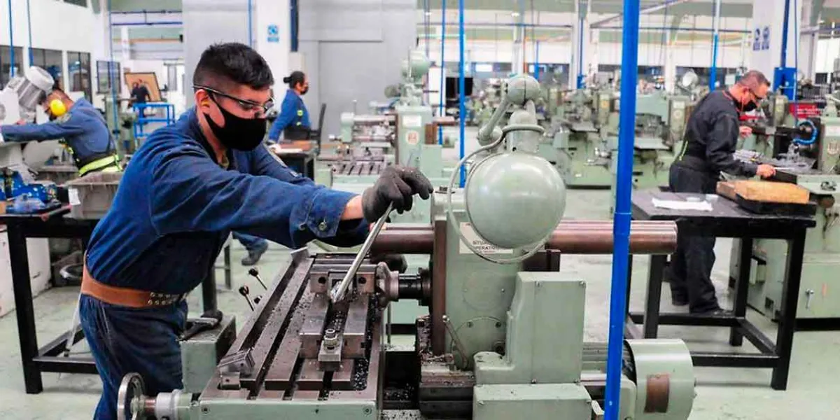 Actividad industrial de Puebla cae 0.9% en abril por desplome de manufacturas