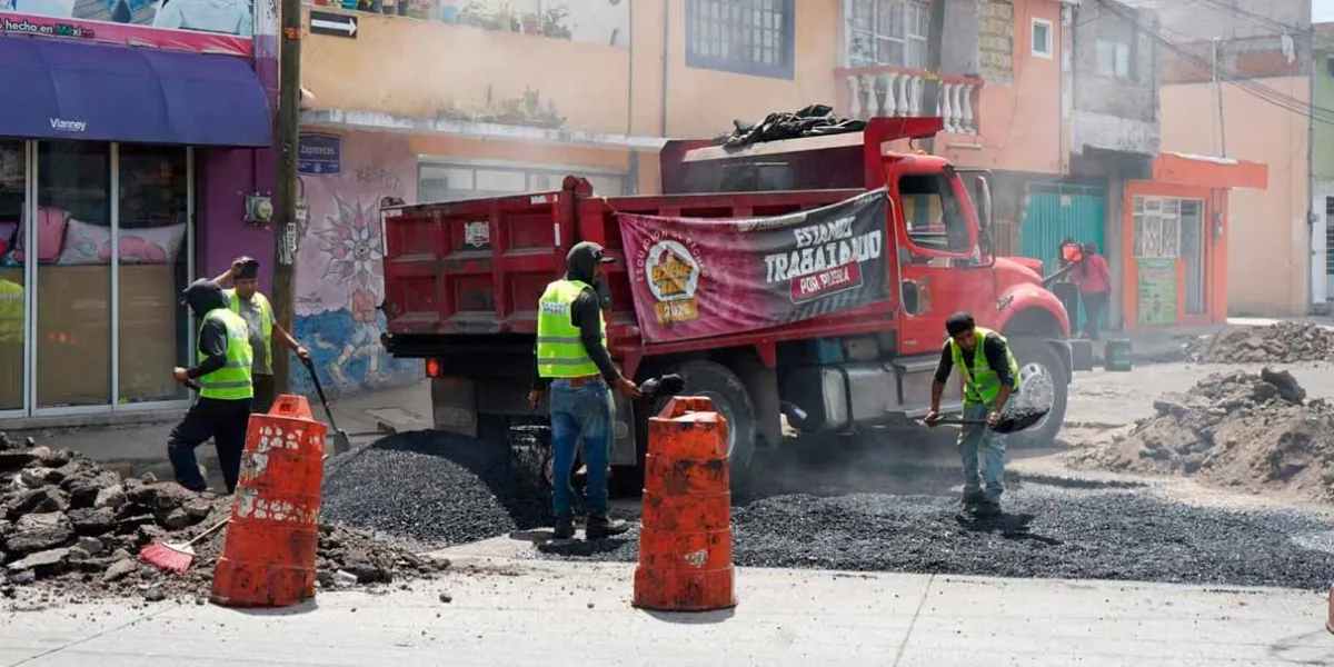 Avanza Chedraui con acciones de bacheo en calles de Los Pinos Mayorazgo