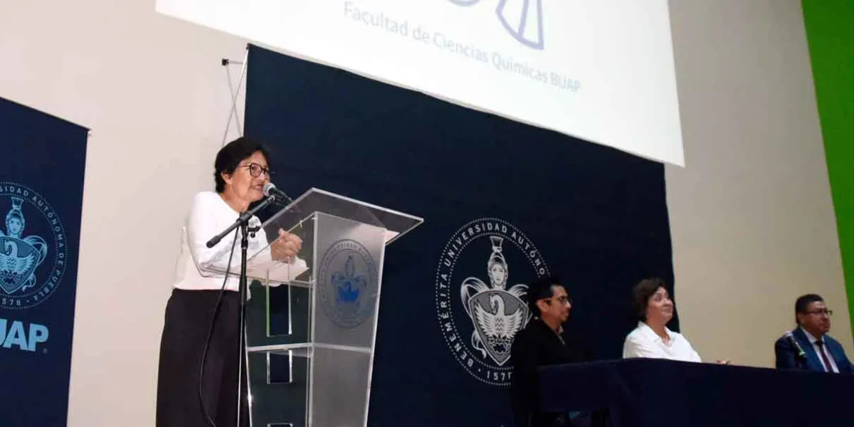 Dicta conferencia Lilia Cedillo en conmemoración del XIII aniversario de la Licenciatura en Biotecnología de la BUAP