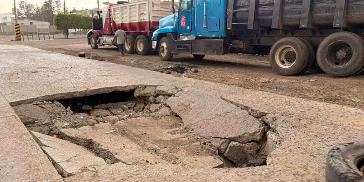 Hundimiento en Carril a San Cristóbal pone en riesgo a vehículos en Chachapa