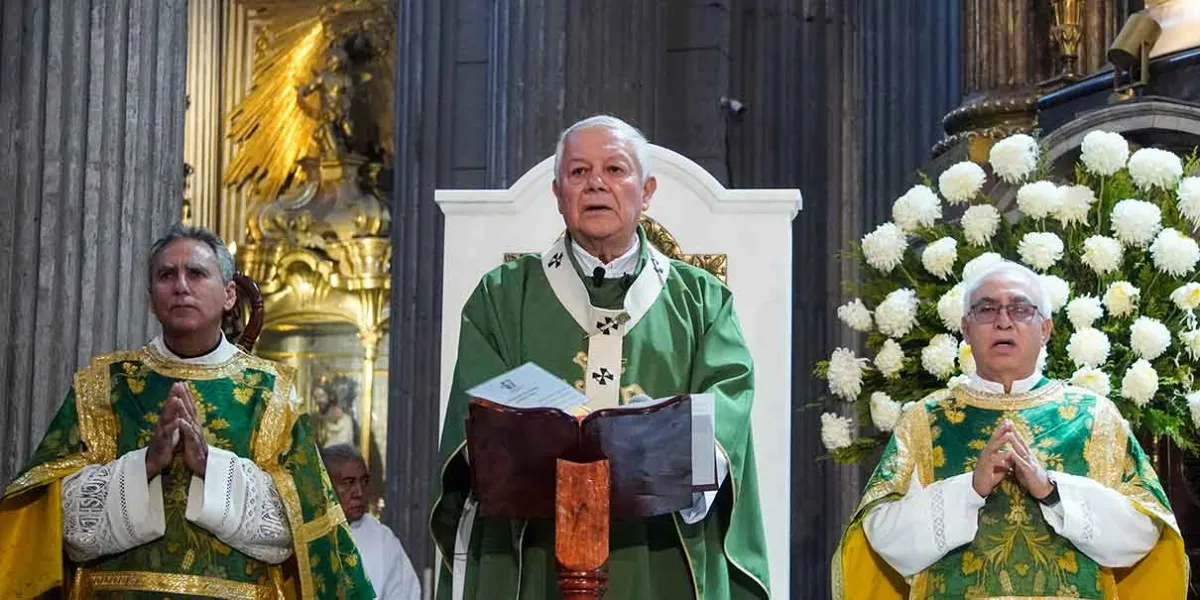 Víctor Sánchez Espinosa dedica misa al migrante poblano que murió bajo custodia del ICE