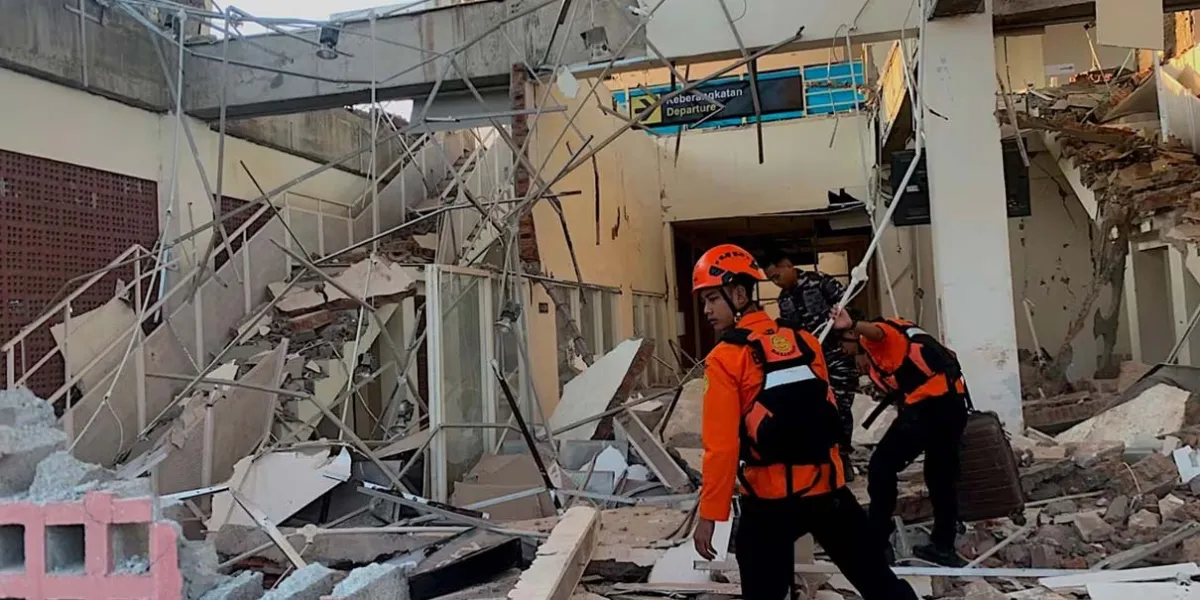 NUEVO SISMO de 6.9 sacude Indonesia