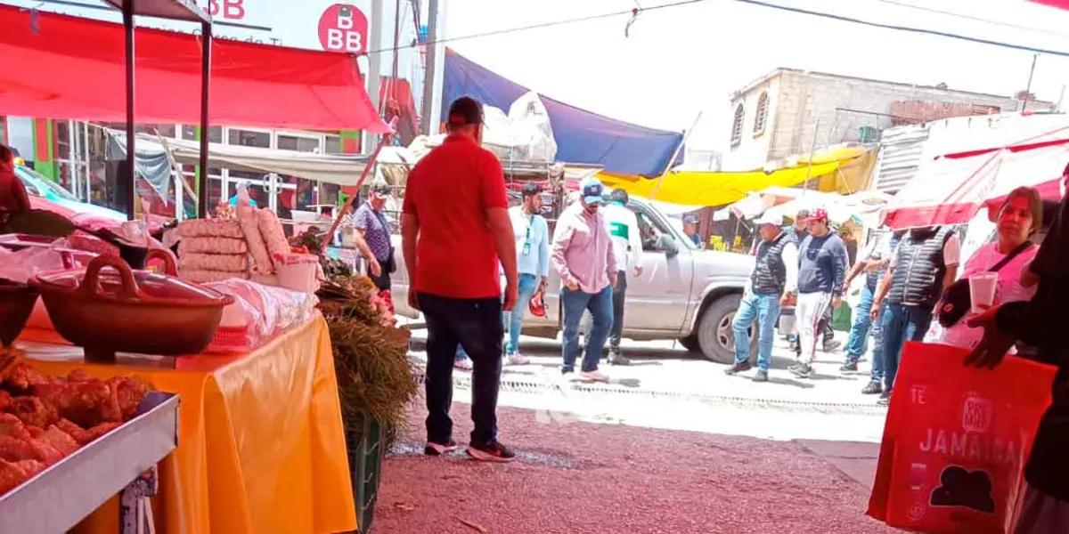 San Martín Texmelucan actualiza padrón de comerciantes en mercado del Hoyo